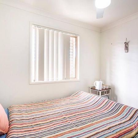 Room With Separate Bath In Shared Homestay Redcliffe Exterior photo